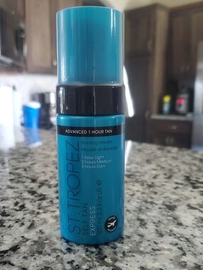 NWOT Original Packaging St. Tropez Self Tan Express Mousse - Teal Blue Bottle